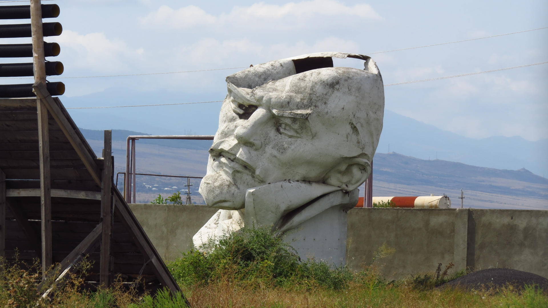 What did the fall of communism and political transition look like in Armenia and Georgia? A new historical project