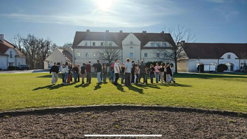 PHOTO-2026-04-15-09-38-00-2